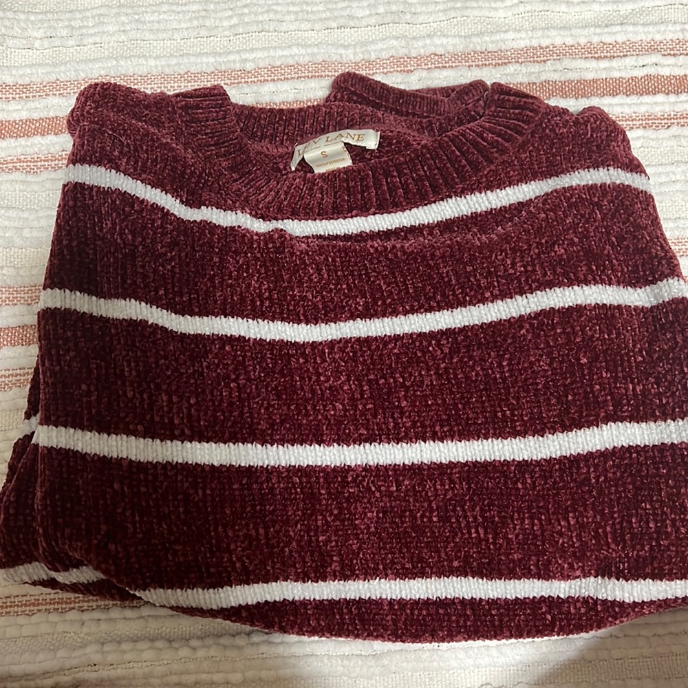 Burgundy sweatshirt